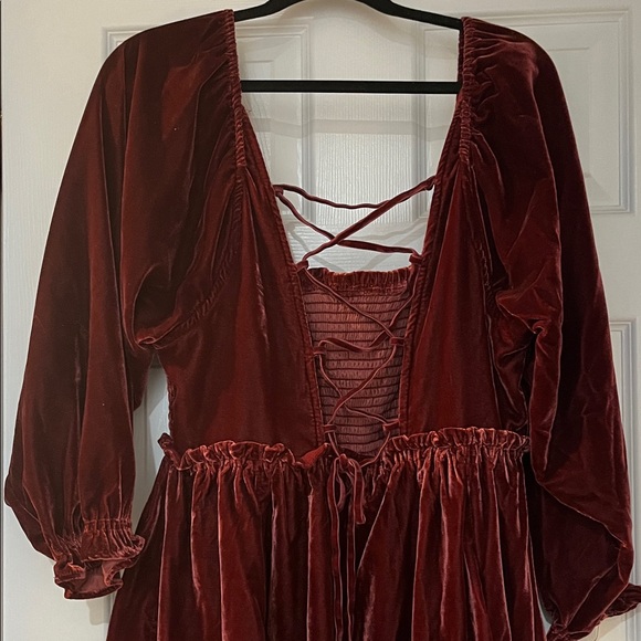 Free People Daphne Burgundy Velvet Backless Dress size M - Picture 5 of 6